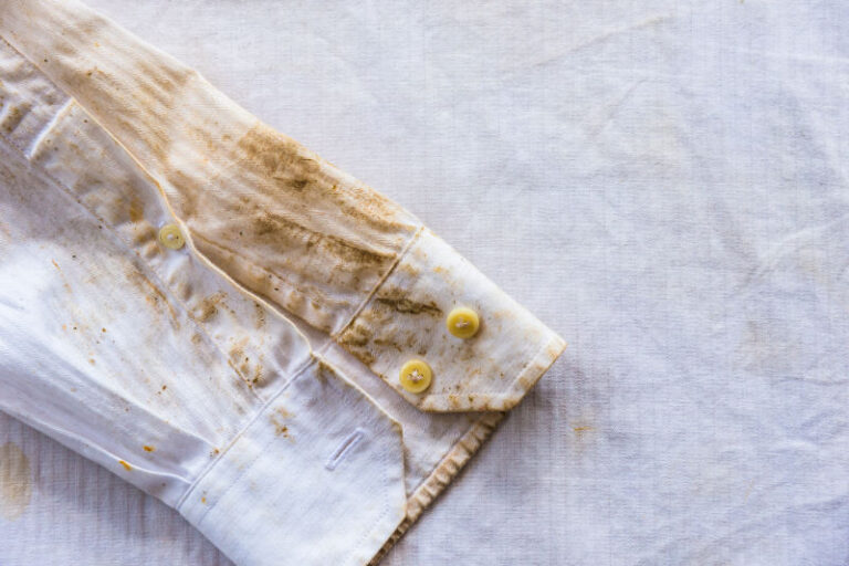 8 Useful Tips for Removing Rust Stains From White Clothes